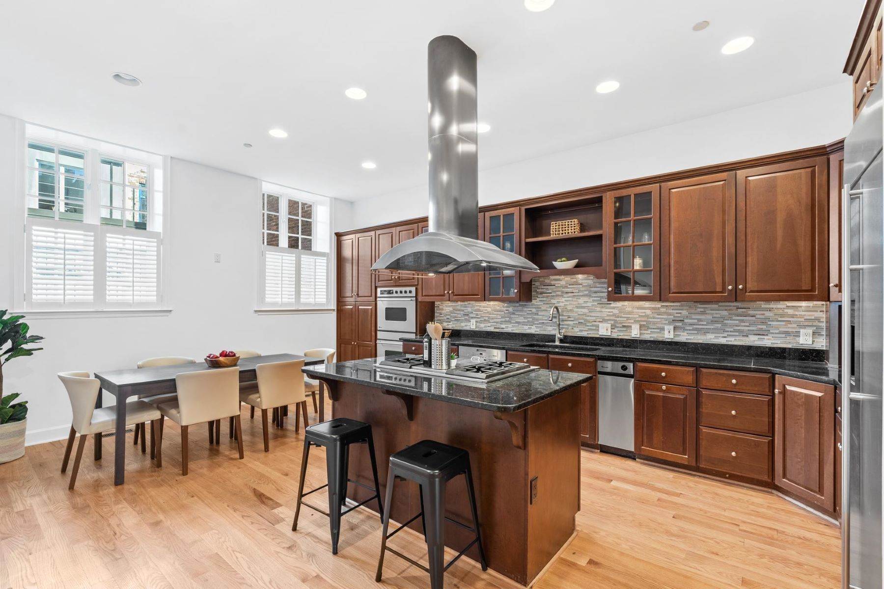 8. Other Residential Homes for Sale at 2121 S St Nw Washington, District Of Columbia 20008 United States
