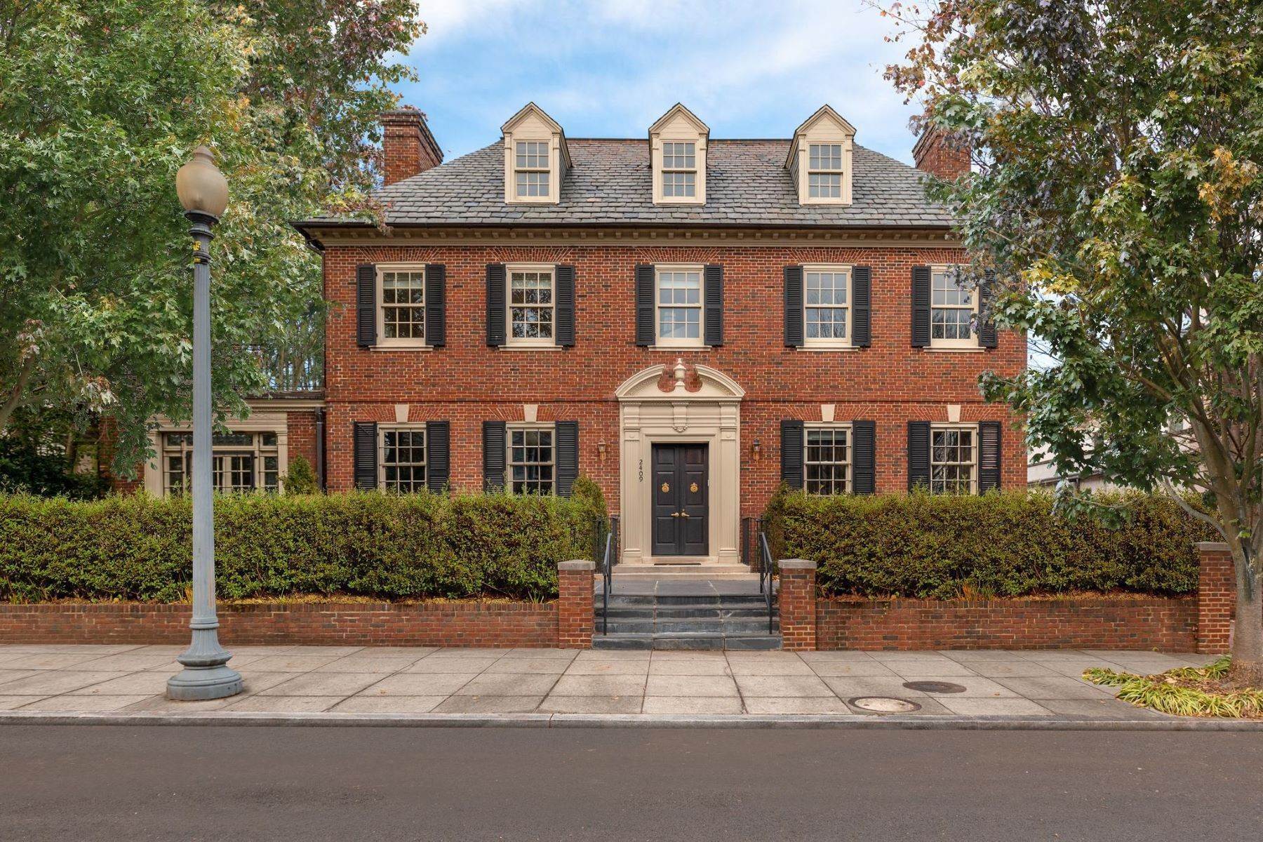 Single Family Homes for Sale at 2409 Wyoming Ave Nw Washington, District Of Columbia 20008 United States