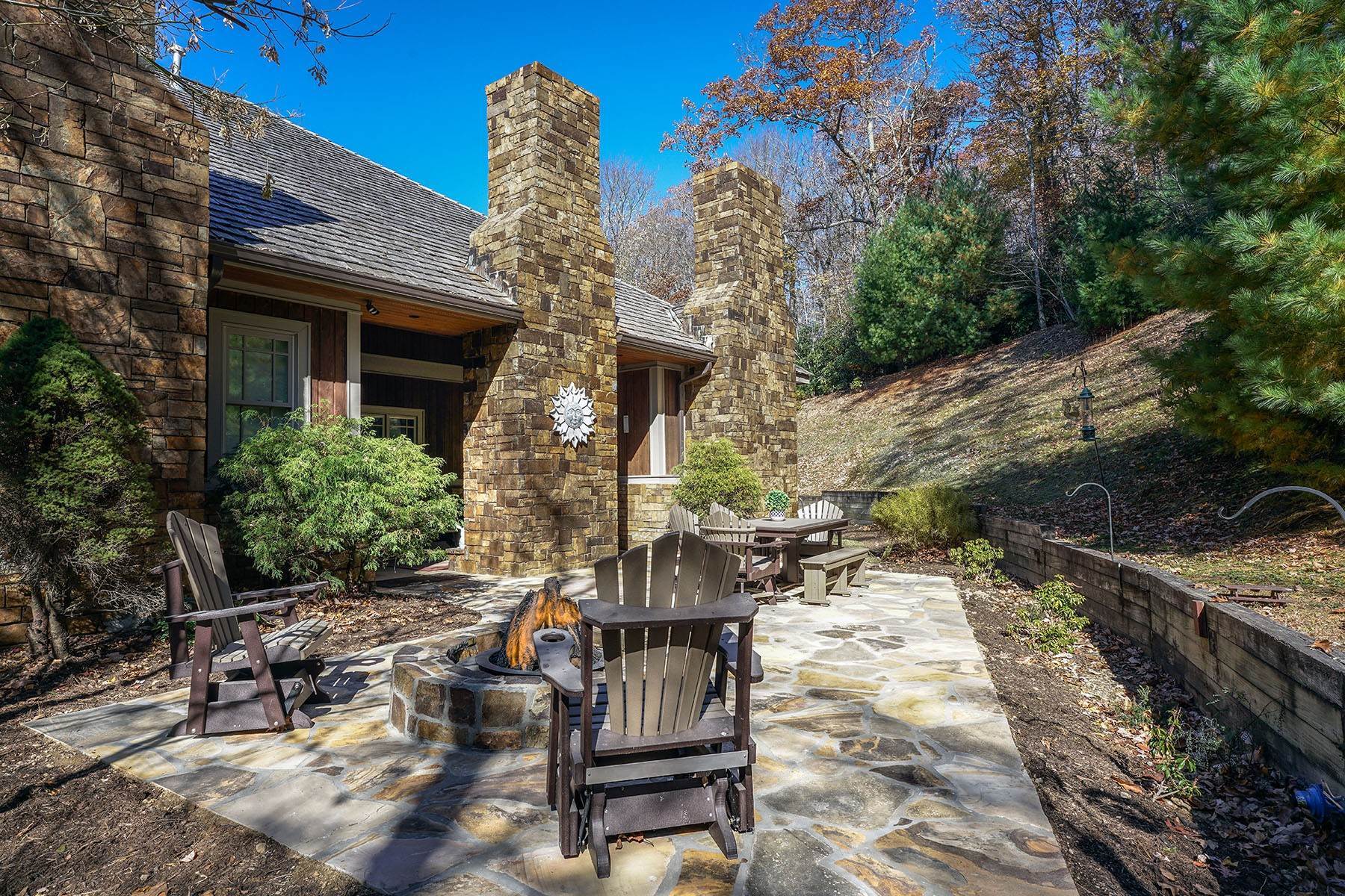 39. Single Family Homes for Sale at TIMBER CREEK - BLOWING ROCK 510 Timber Creek Dr Blowing Rock, North Carolina 28605 United States