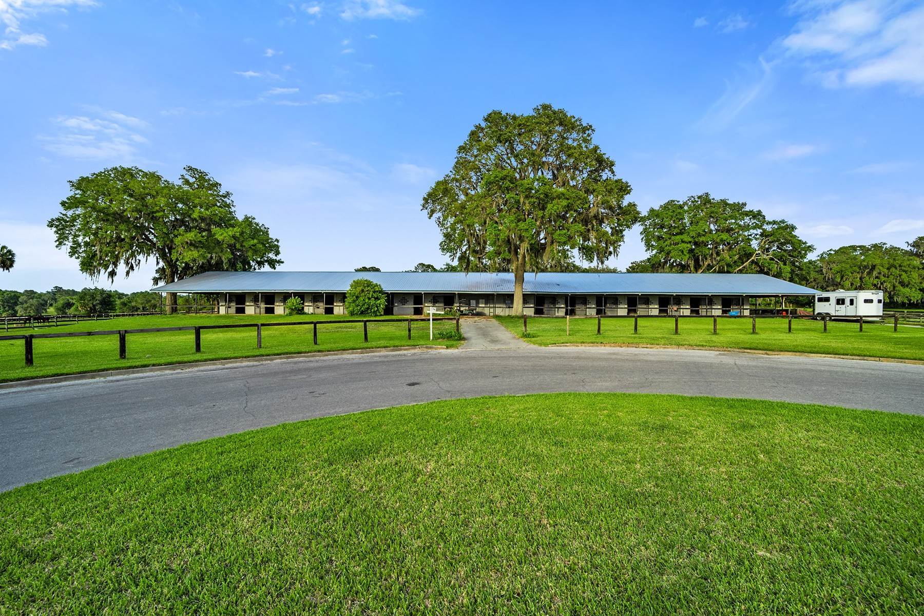 4. Single Family Homes for Sale at OCALA 13750 W Highway 40 Ocala, Florida 34481 United States