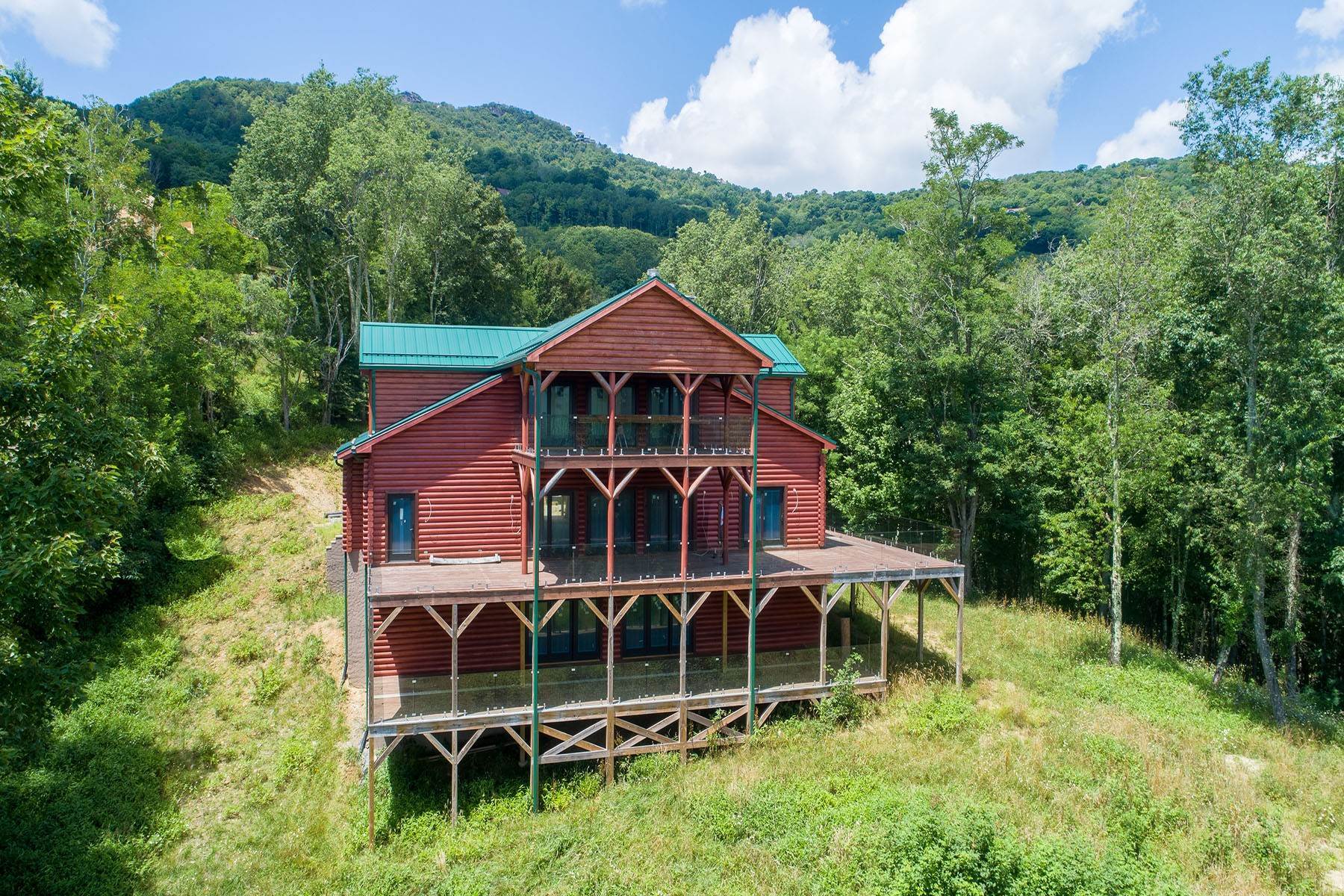7. Single Family Homes for Sale at BANNER ELK 1501 Beech Mountain Parkway Banner Elk, North Carolina 28604 United States