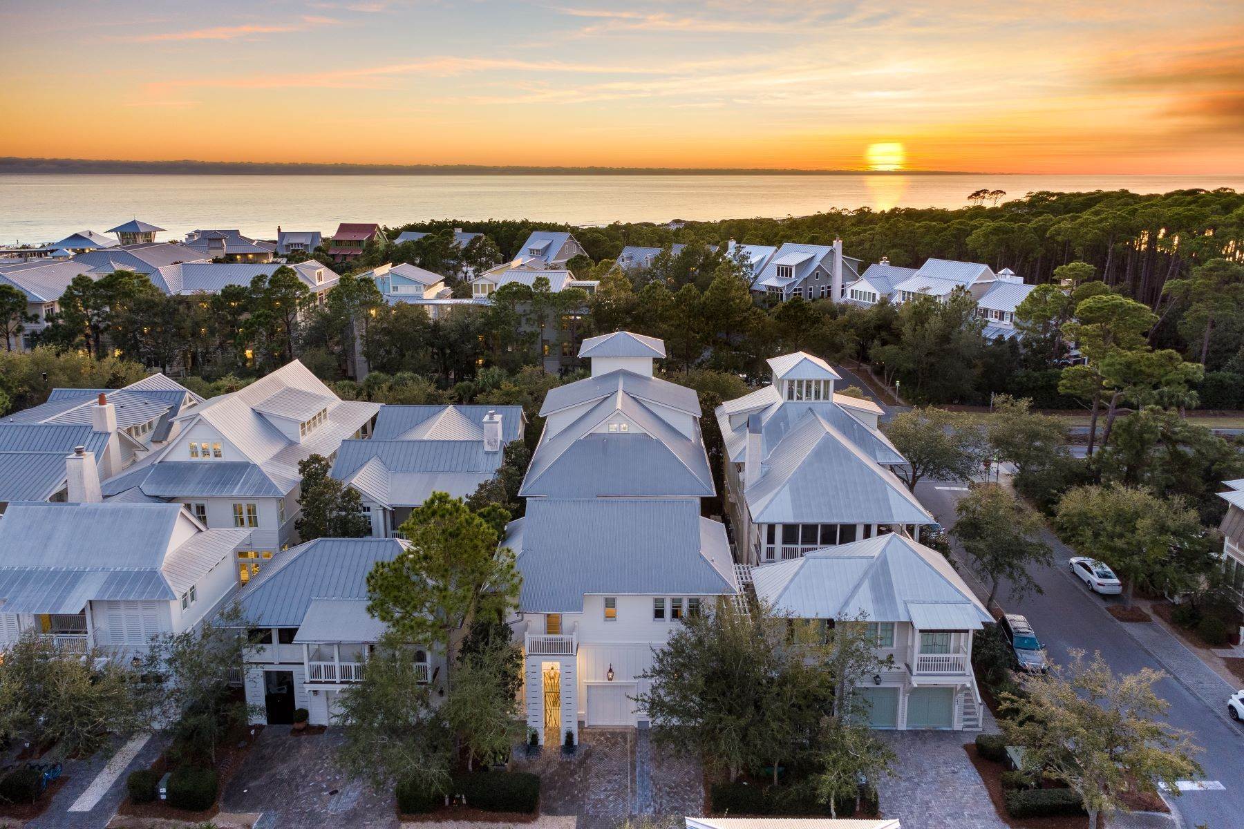 Single Family Homes for Sale at Exquisite Home Featuring Impeccable Coastal Decor And Private Pool 225 Western Lake Drive Santa Rosa Beach, Florida 32459 United States