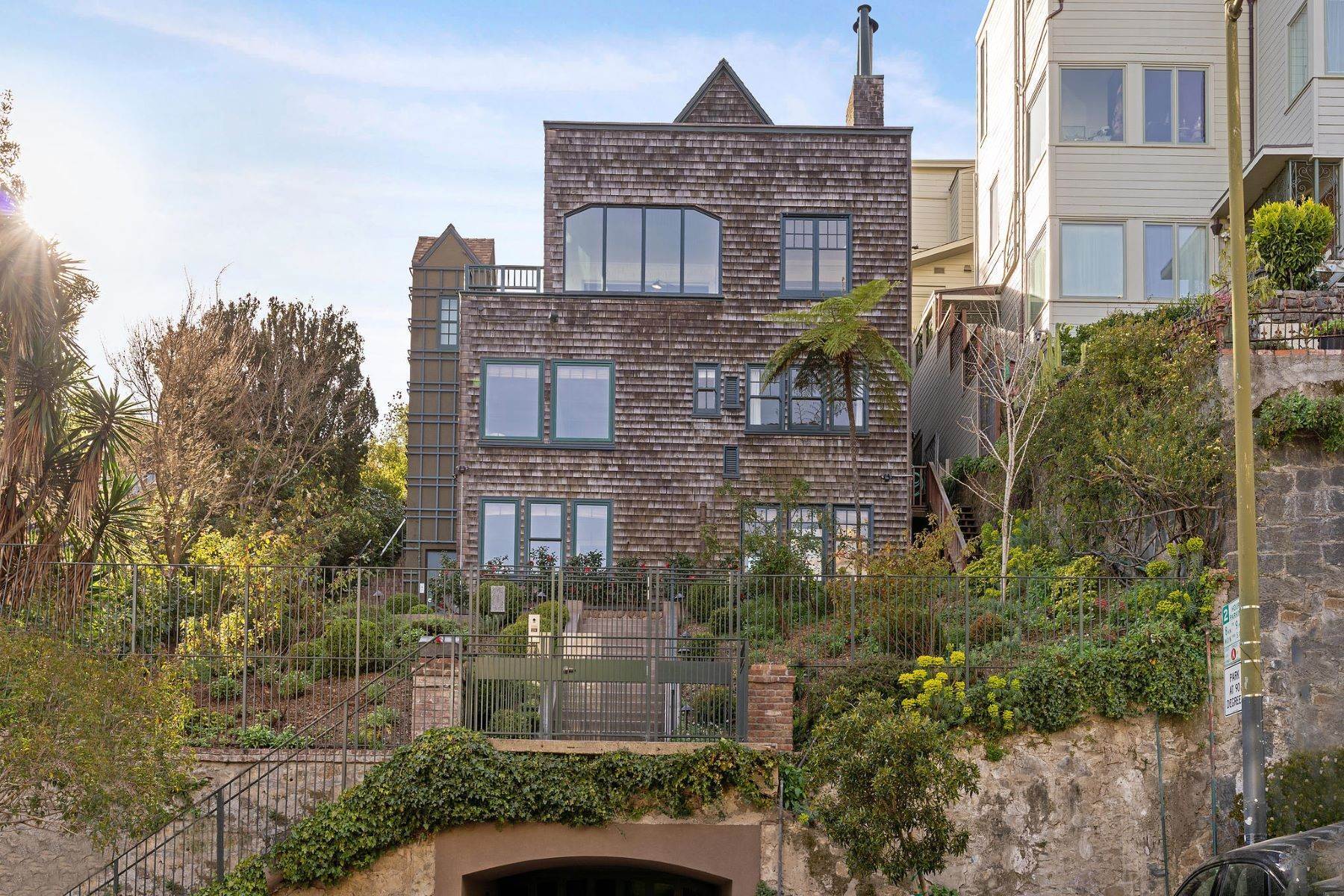 2. Single Family Homes for Sale at Spectacular Home with Stunning Views 1629 Taylor St San Francisco, California 94133 United States